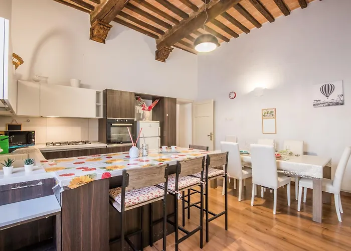 Incantevole Banchi Di Sopra Сієна