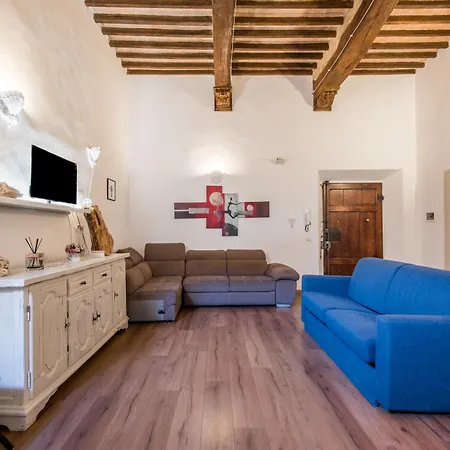 Incantevole Banchi Di Sopra Siena