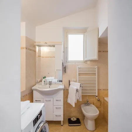 Apartment Incantevole Banchi Di Sopra