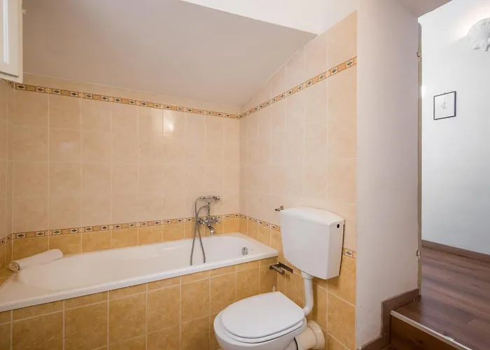 Incantevole Banchi Di Sopra Apartamento