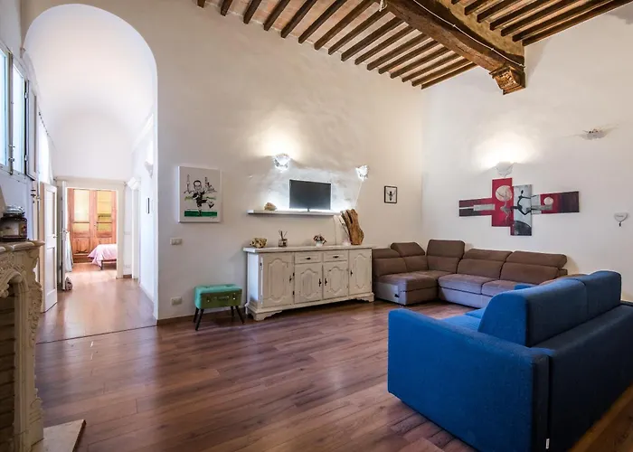 Incantevole Banchi Di Sopra Siena