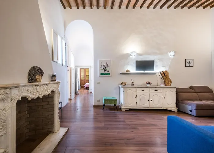 Incantevole Banchi Di Sopra Siena